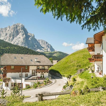 Hotel Daniel Apartments Selva di Val Gardena Zewnętrze zdjęcie