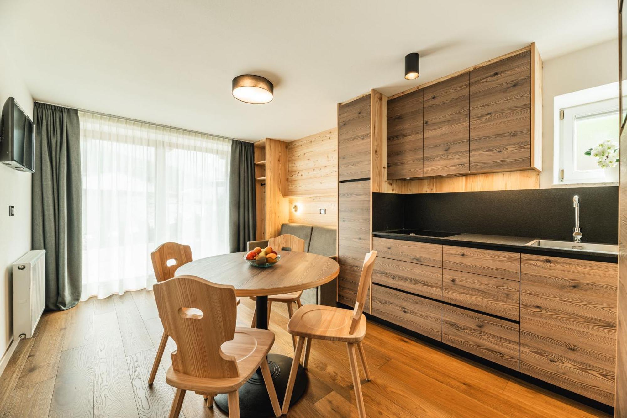 Hotel Daniel Apartments Selva di Val Gardena Zewnętrze zdjęcie