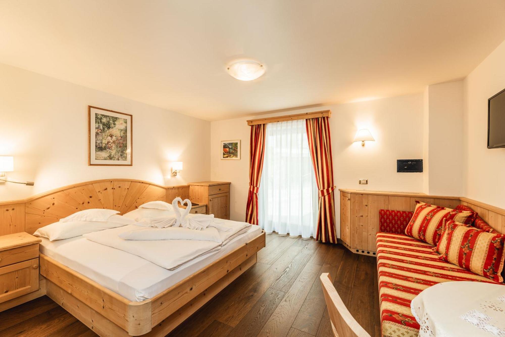 Hotel Daniel Apartments Selva di Val Gardena Zewnętrze zdjęcie